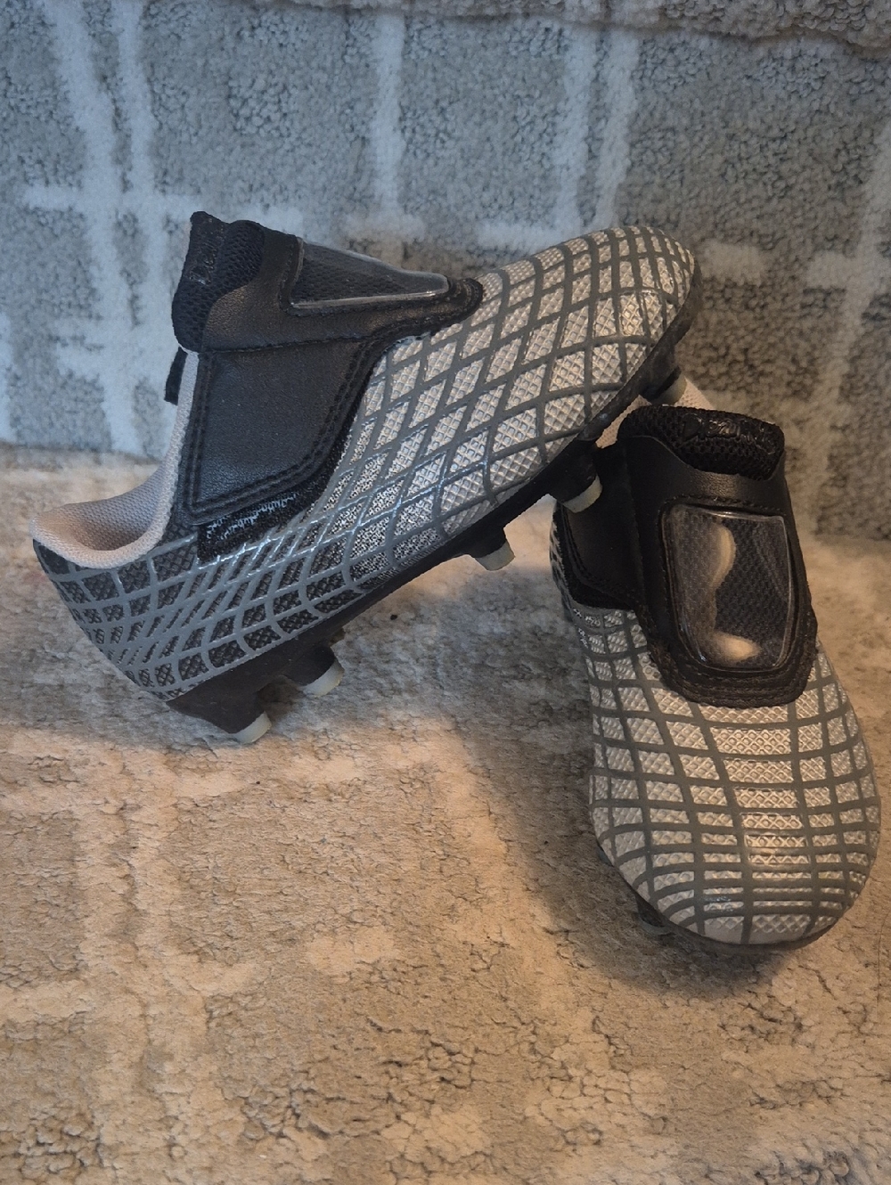 Dream Pairs Kids Gray & Black Soccer Cleats - Slip-On Sneakers